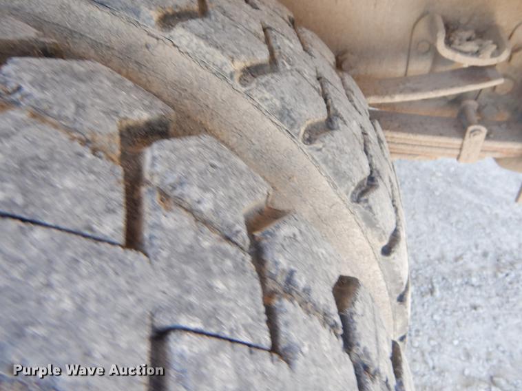 image for item ED9365 1990 Ford F600 dump flatbed truck