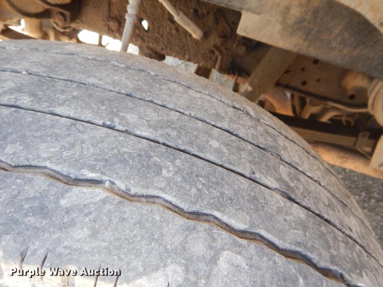 image for item ED9365 1990 Ford F600 dump flatbed truck