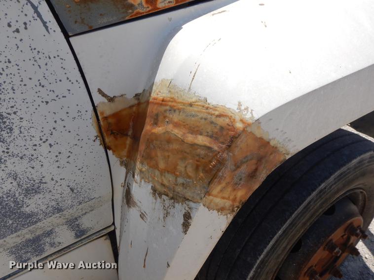 image for item ED9365 1990 Ford F600 dump flatbed truck