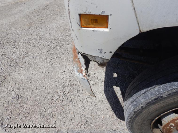 image for item ED9365 1990 Ford F600 dump flatbed truck