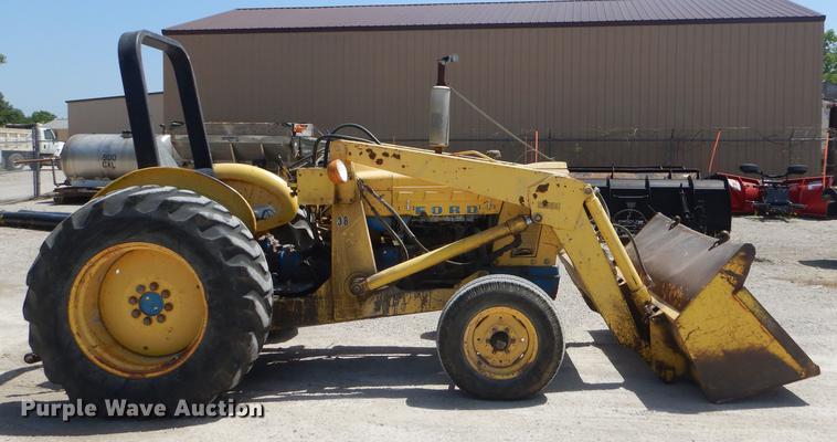 image for item ED9367 Ford 4500 tractor