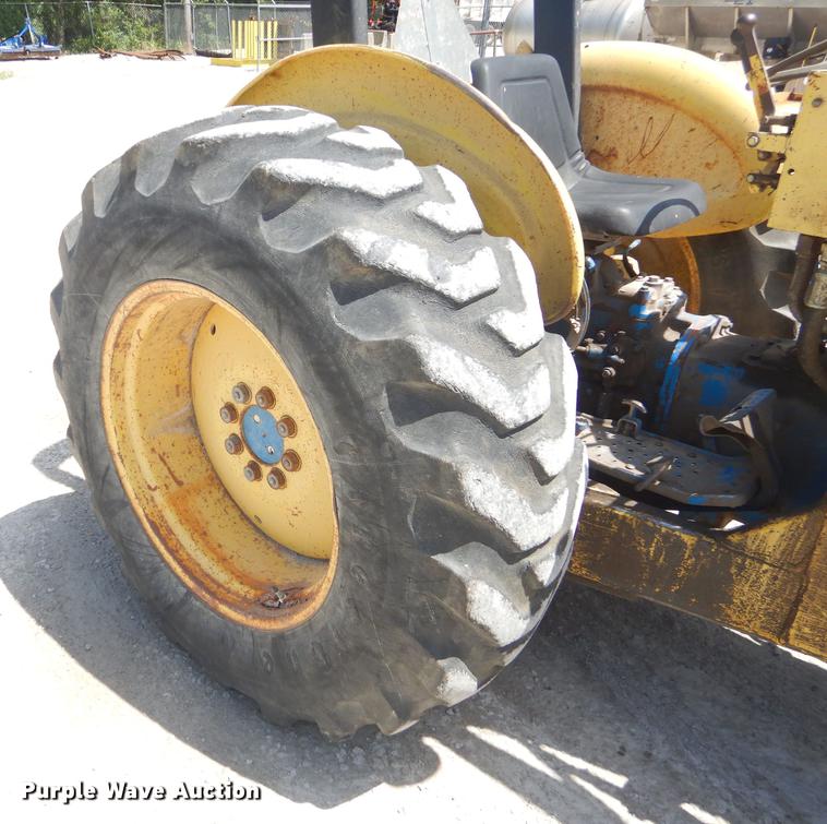 image for item ED9367 Ford 4500 tractor