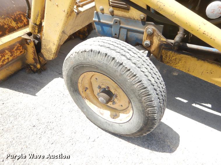 image for item ED9367 Ford 4500 tractor