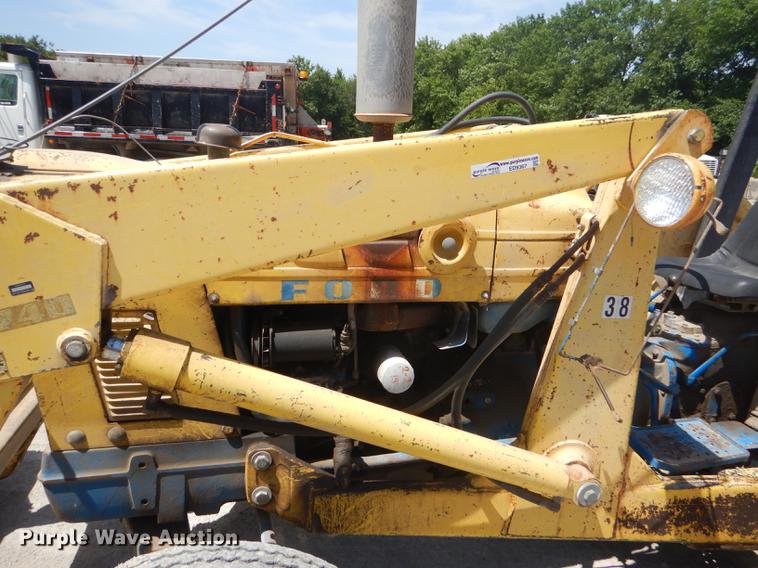 image for item ED9367 Ford 4500 tractor