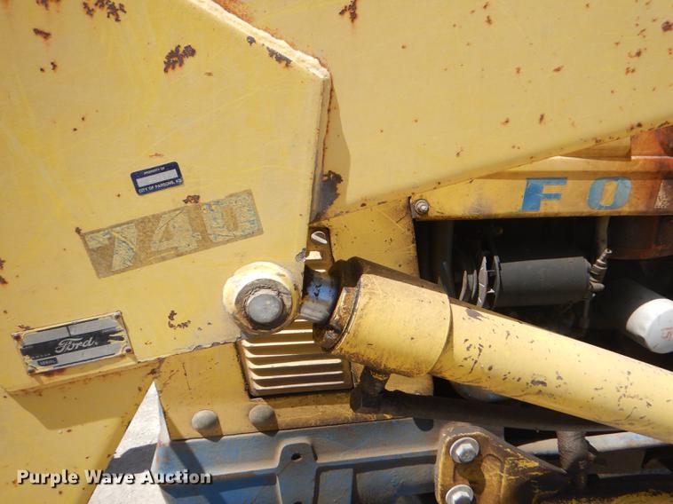 image for item ED9367 Ford 4500 tractor