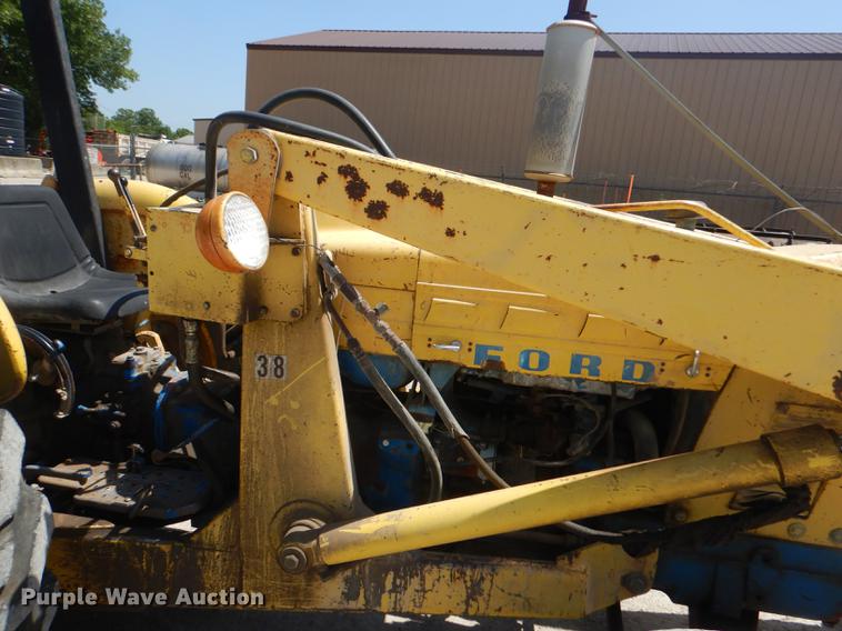 image for item ED9367 Ford 4500 tractor