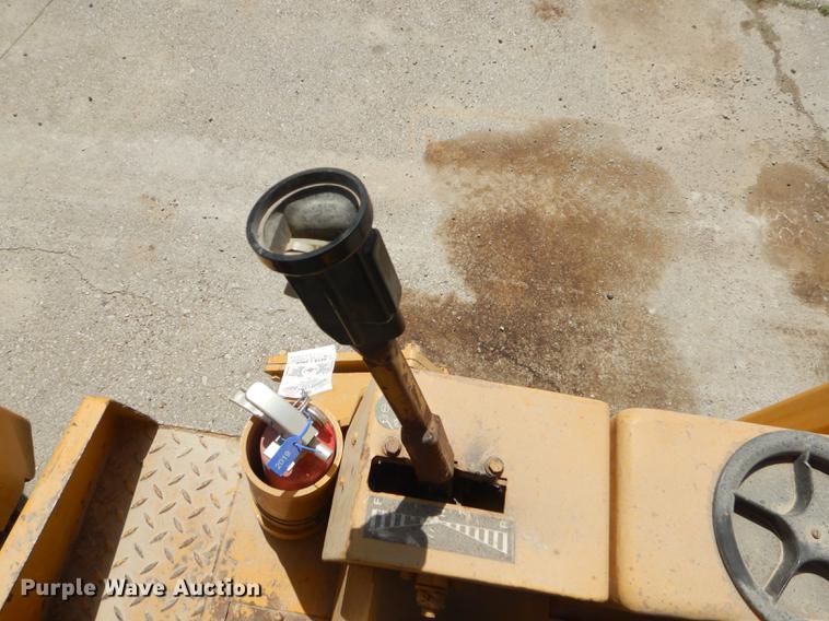 image for item ED9372 Caterpillar CB224B double drum vibratory roller