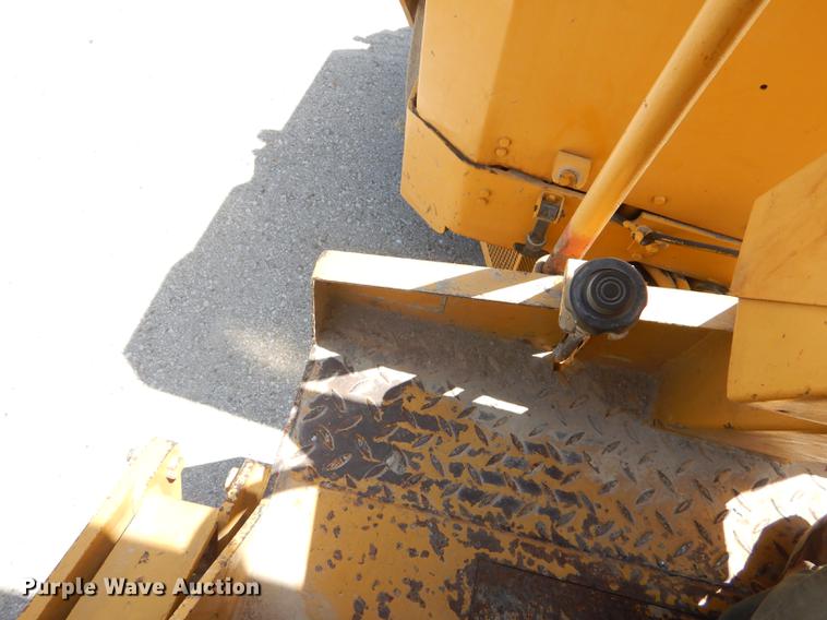 image for item ED9372 Caterpillar CB224B double drum vibratory roller