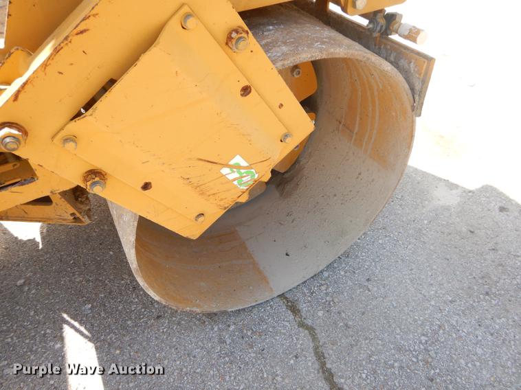 image for item ED9372 Caterpillar CB224B double drum vibratory roller