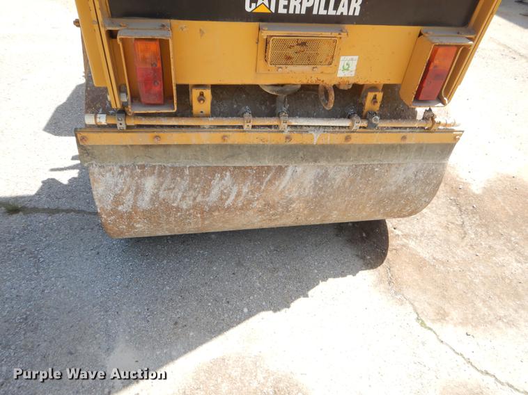 image for item ED9372 Caterpillar CB224B double drum vibratory roller