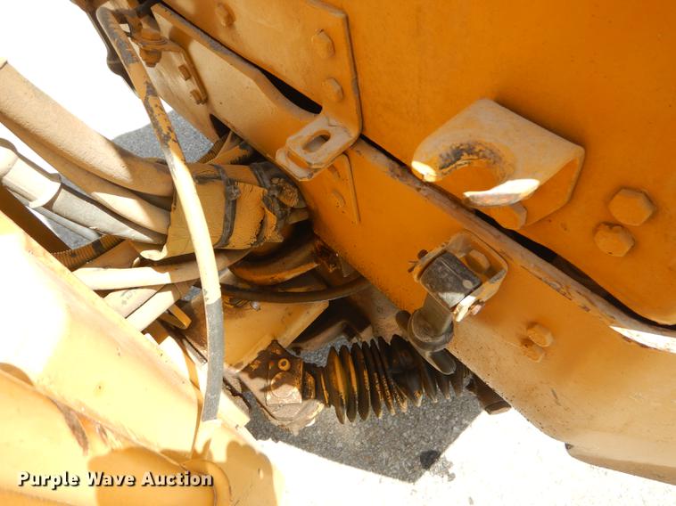 image for item ED9372 Caterpillar CB224B double drum vibratory roller