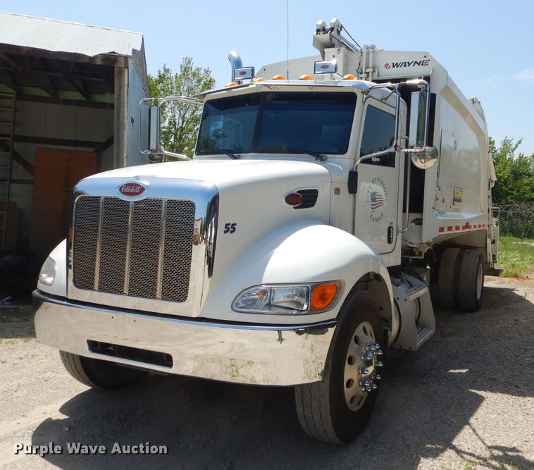 image for item ED9373 2013 Peterbilt 337 refuse truck