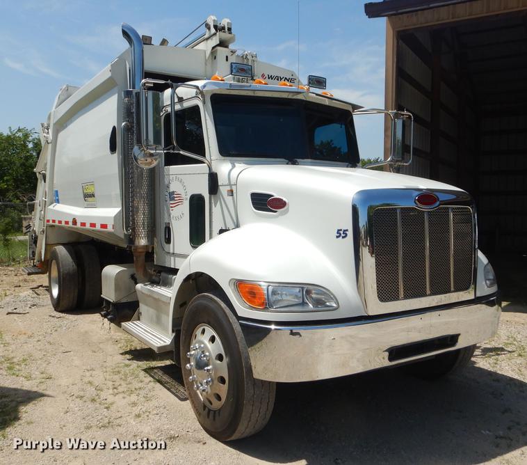 image for item ED9373 2013 Peterbilt 337 refuse truck
