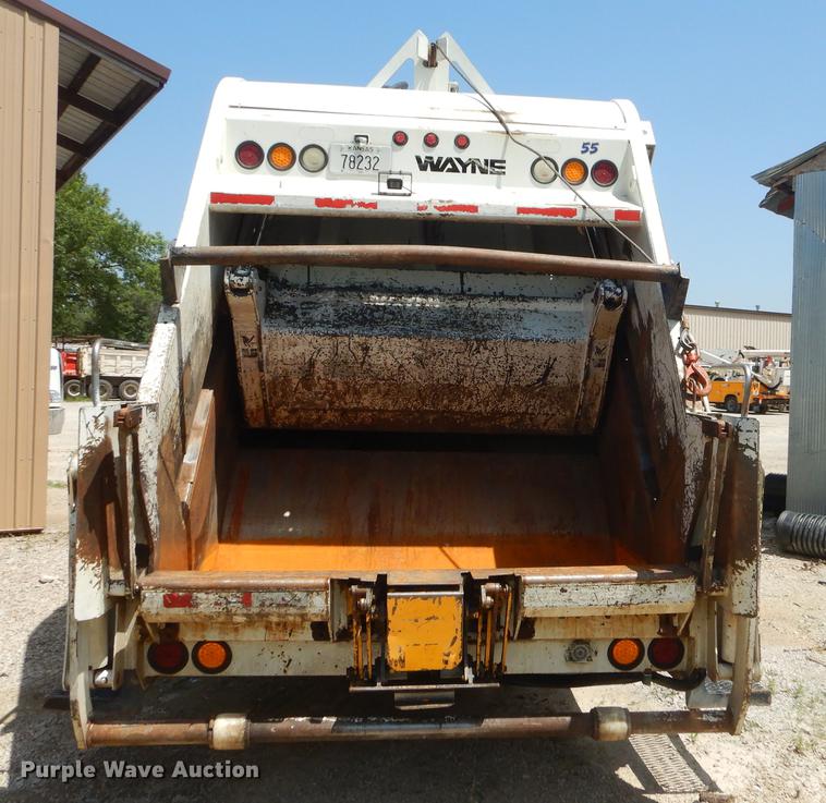 image for item ED9373 2013 Peterbilt 337 refuse truck