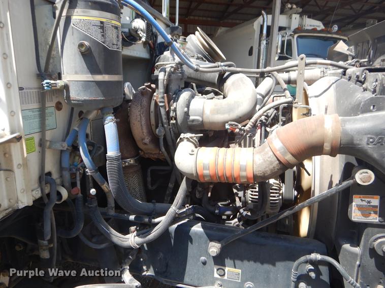 image for item ED9373 2013 Peterbilt 337 refuse truck