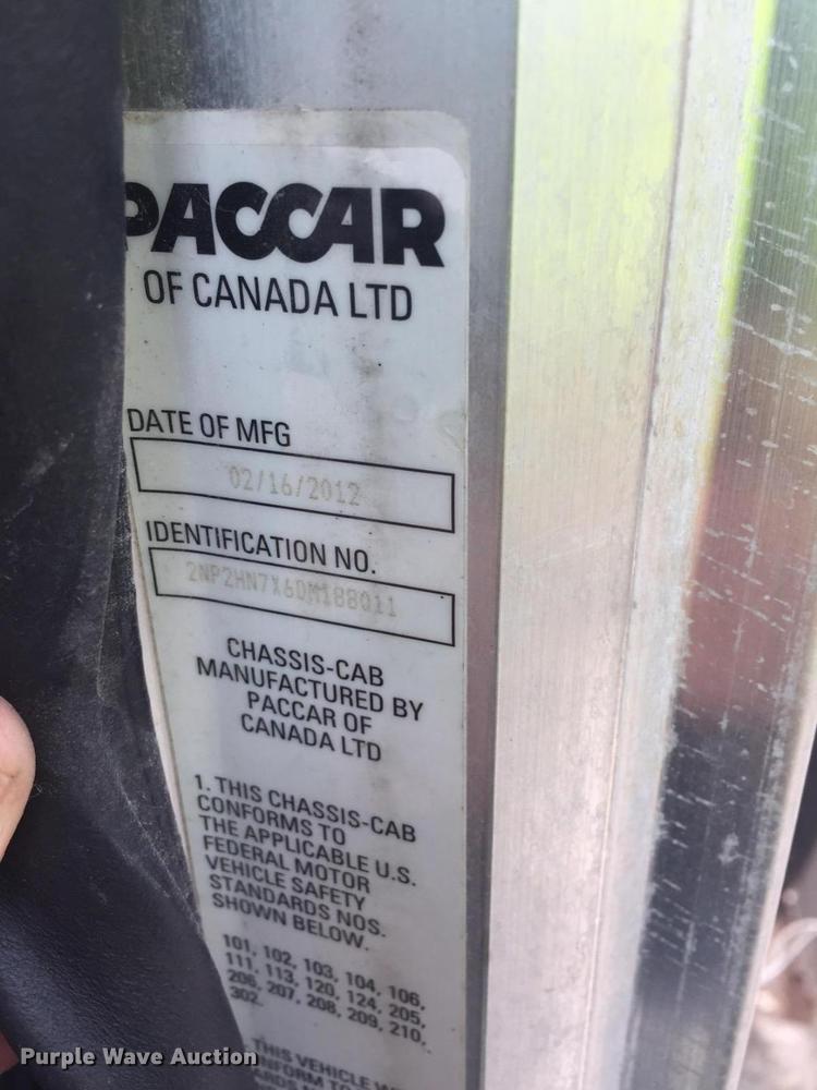 image for item ED9373 2013 Peterbilt 337 refuse truck