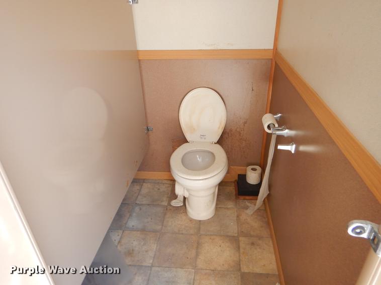 image for item ED9375 2005 Pace American CQ8520TA3 restroom trailer