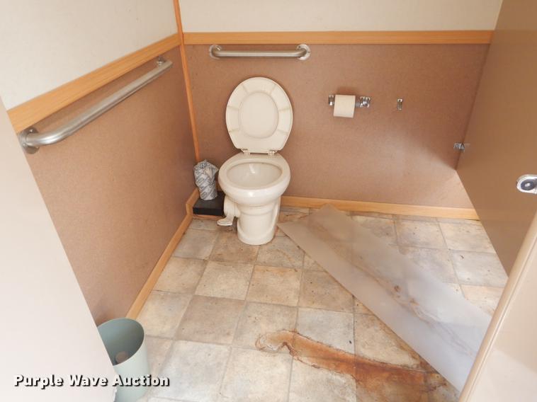 image for item ED9375 2005 Pace American CQ8520TA3 restroom trailer