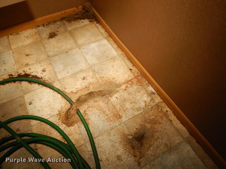 image for item ED9375 2005 Pace American CQ8520TA3 restroom trailer