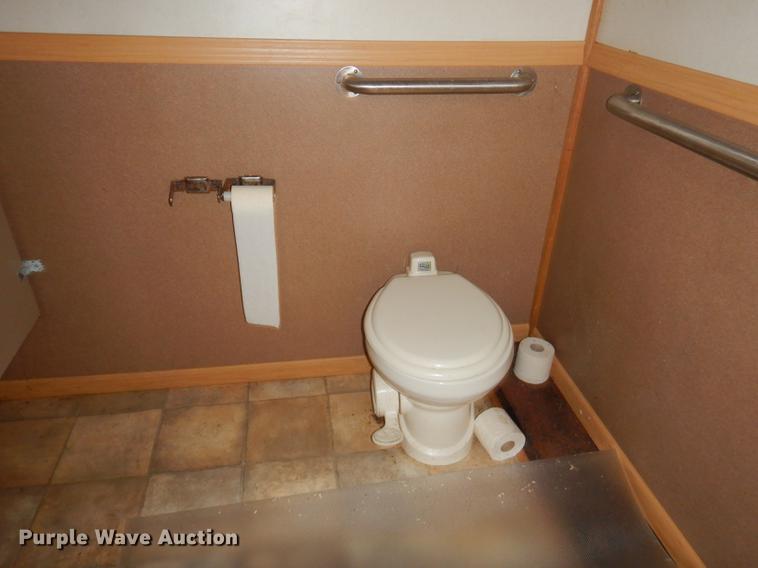 image for item ED9375 2005 Pace American CQ8520TA3 restroom trailer