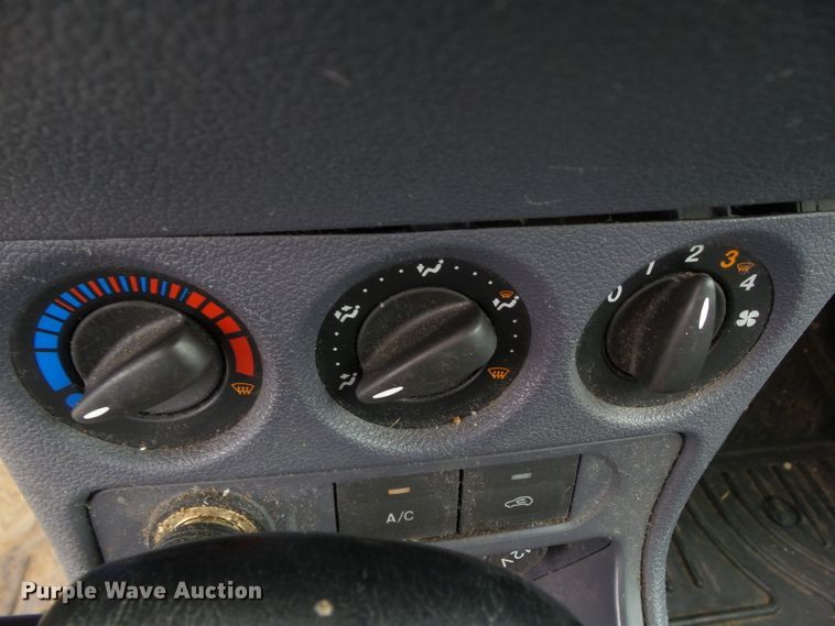 image for item EM9200 2011 Ford Transit Connect XL van