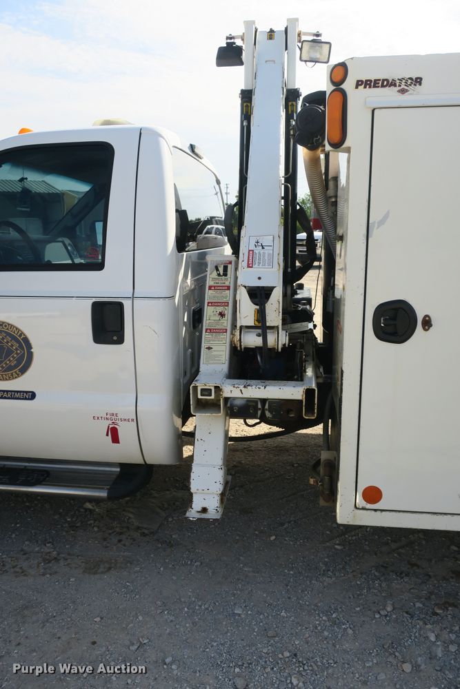 image for item EO9496 2009 Ford F550 Super Duty XL service truck with crane