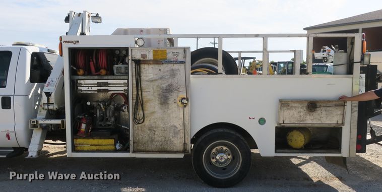 image for item EO9496 2009 Ford F550 Super Duty XL service truck with crane