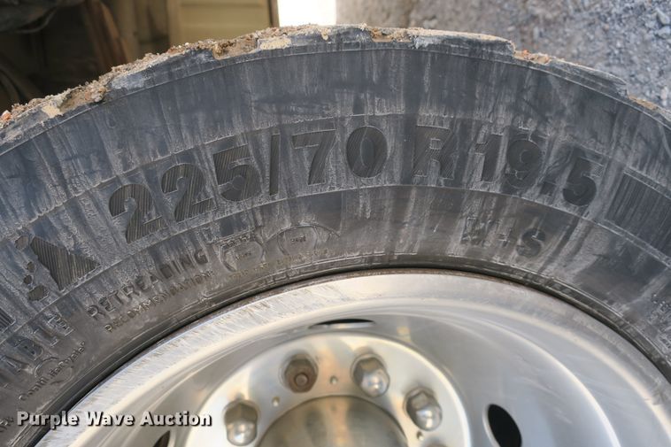 image for item EO9496 2009 Ford F550 Super Duty XL service truck with crane