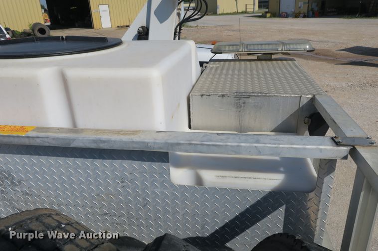 image for item EO9496 2009 Ford F550 Super Duty XL service truck with crane