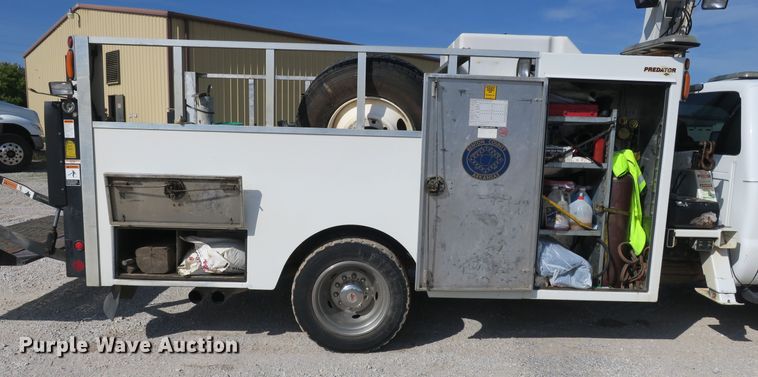 image for item EO9496 2009 Ford F550 Super Duty XL service truck with crane