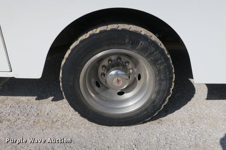 image for item EO9496 2009 Ford F550 Super Duty XL service truck with crane