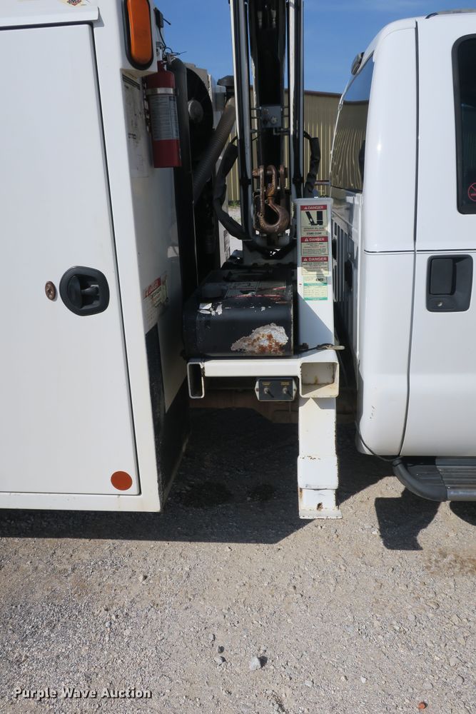 image for item EO9496 2009 Ford F550 Super Duty XL service truck with crane