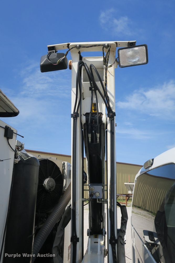 image for item EO9496 2009 Ford F550 Super Duty XL service truck with crane