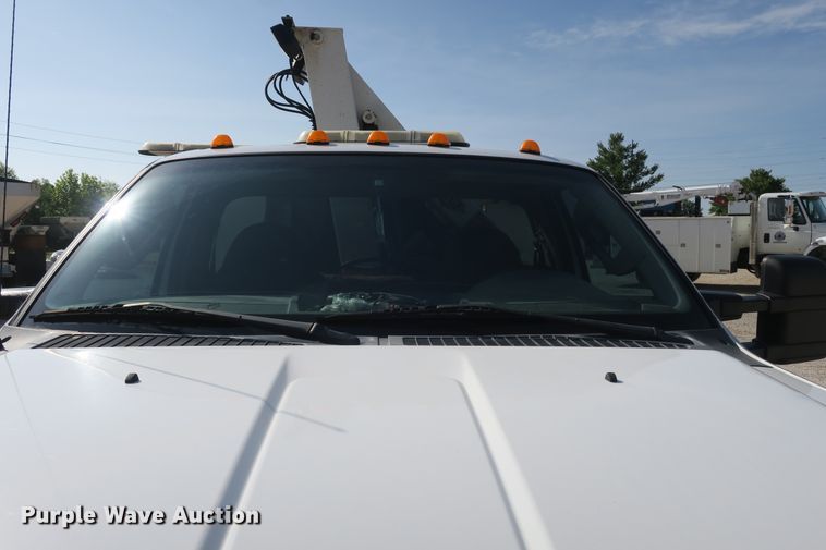 image for item EO9496 2009 Ford F550 Super Duty XL service truck with crane