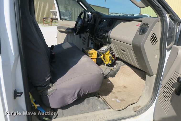 image for item EO9496 2009 Ford F550 Super Duty XL service truck with crane