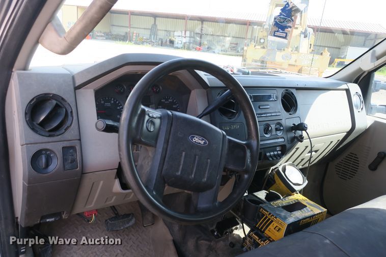 image for item EO9496 2009 Ford F550 Super Duty XL service truck with crane