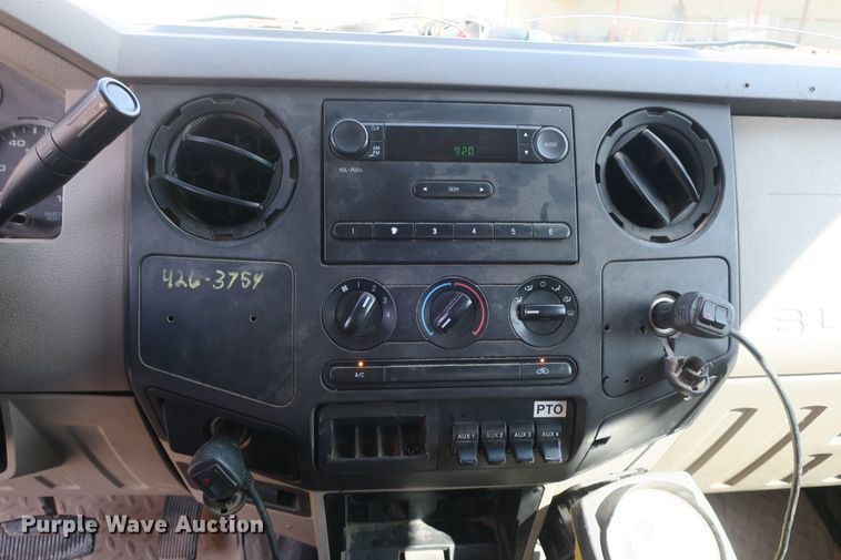 image for item EO9496 2009 Ford F550 Super Duty XL service truck with crane