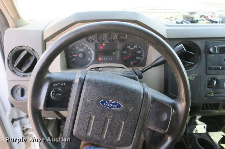 image for item EO9496 2009 Ford F550 Super Duty XL service truck with crane