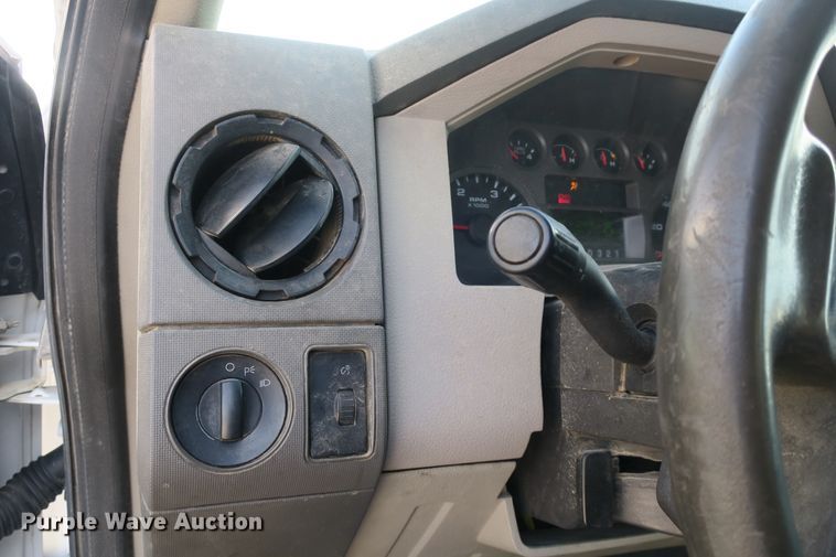 image for item EO9496 2009 Ford F550 Super Duty XL service truck with crane