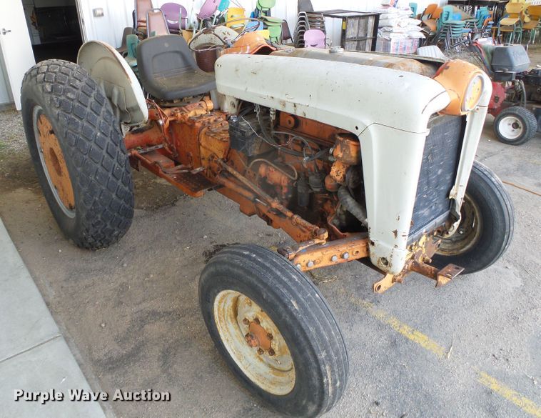 image for item EQ9103 Ford tractor