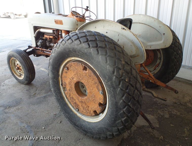 image for item EQ9103 Ford tractor