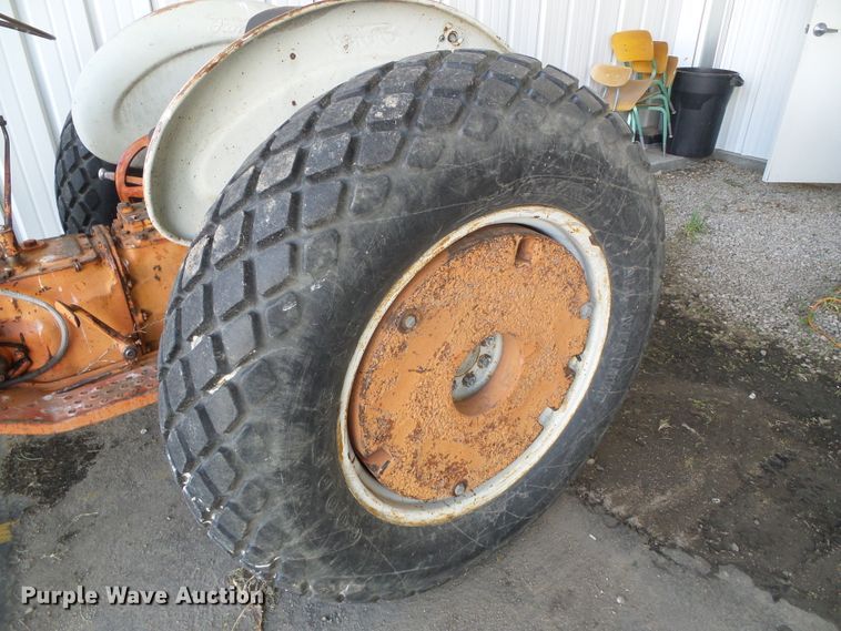 image for item EQ9103 Ford tractor