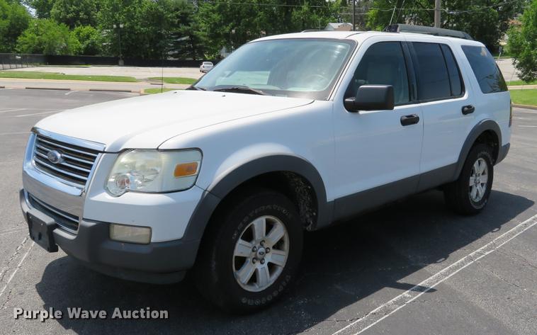 image for item EV9652 2006 Ford Explorer XLT SUV
