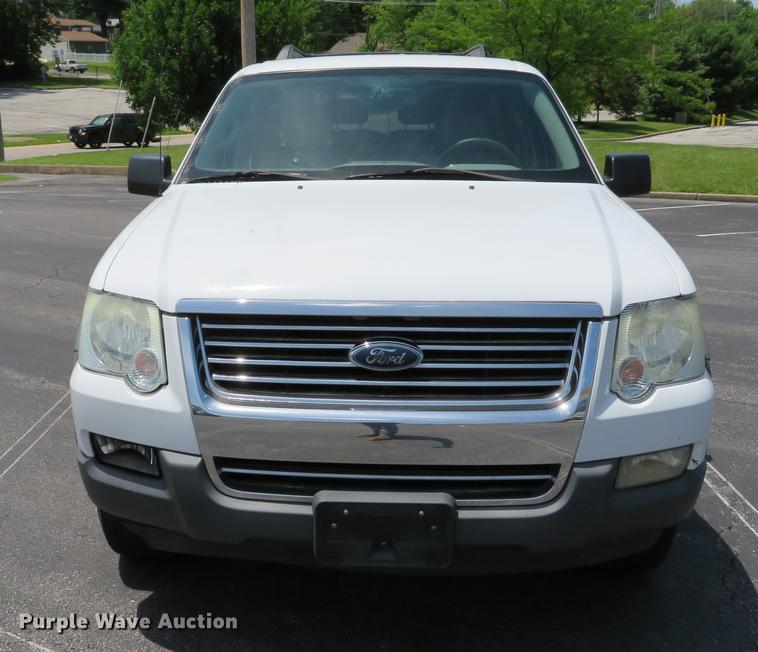 image for item EV9652 2006 Ford Explorer XLT SUV