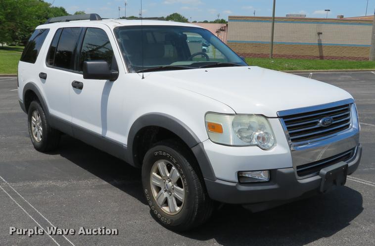 image for item EV9652 2006 Ford Explorer XLT SUV