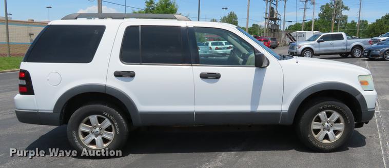image for item EV9652 2006 Ford Explorer XLT SUV