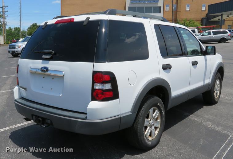 image for item EV9652 2006 Ford Explorer XLT SUV