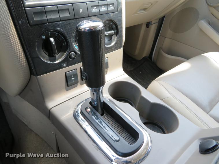 image for item EV9652 2006 Ford Explorer XLT SUV