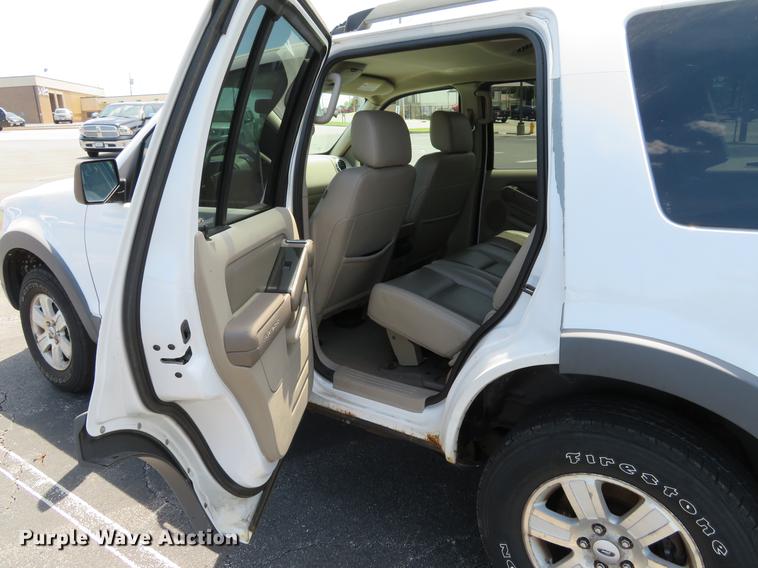 image for item EV9652 2006 Ford Explorer XLT SUV