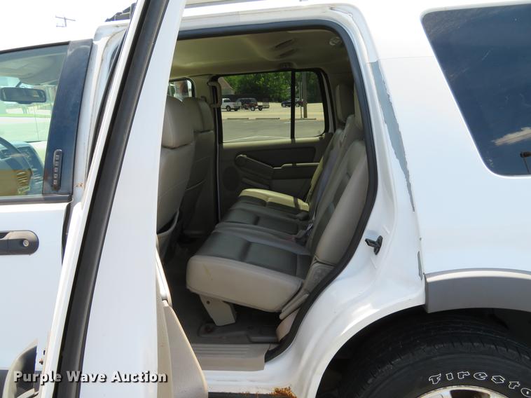 image for item EV9652 2006 Ford Explorer XLT SUV